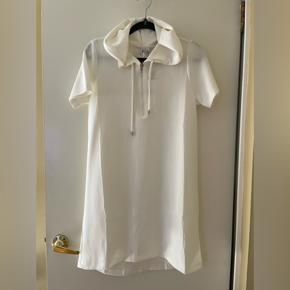 Cable & Gage Yummy White Hoodie